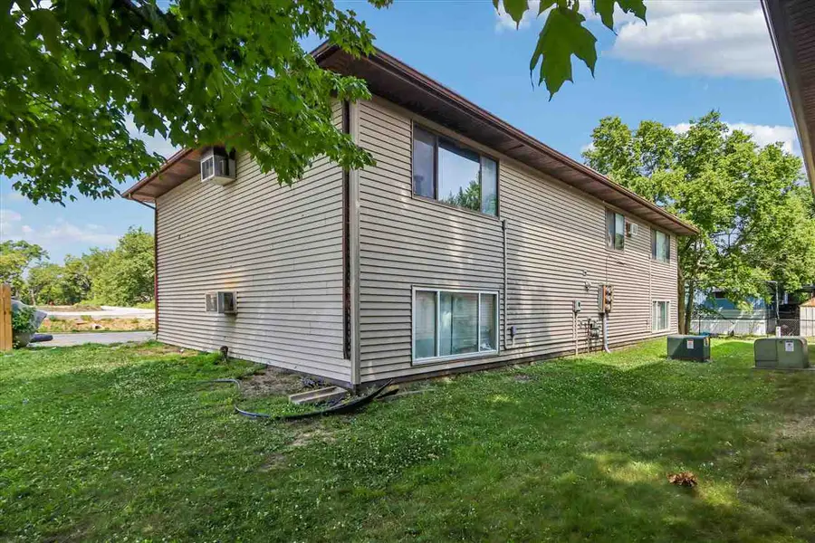58 Northwood Dr., Hiawatha, IA 52233 - #2