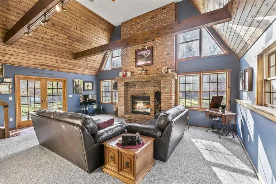 3098 Sandy Beach Rd, Solon, IA 52333 - #3