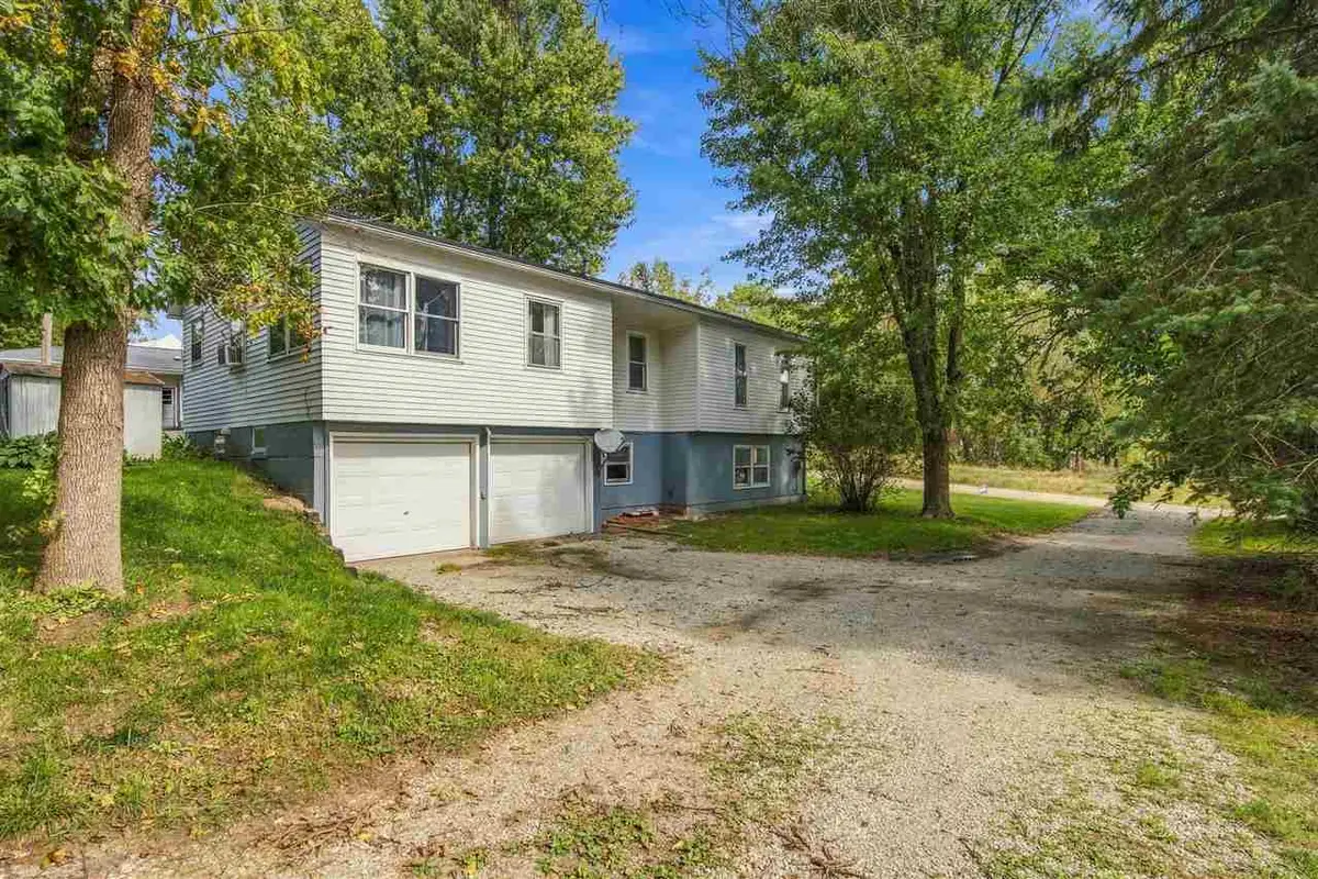 120 N Knisel St, Riverside, IA 52327 - #1