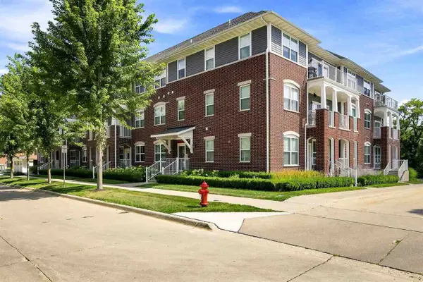 2180 Willenbrock Cir, Iowa City, IA 52245