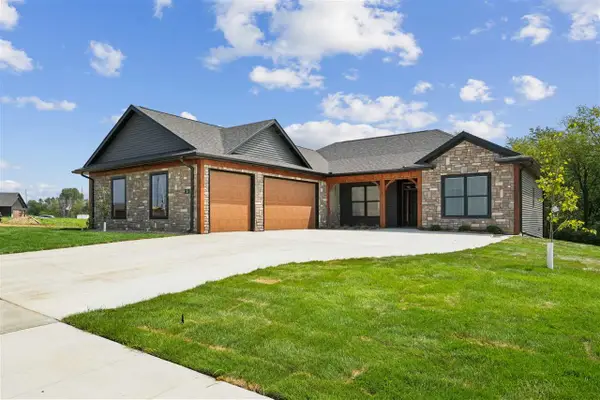 120 Howard Ave, Swisher, IA 52338