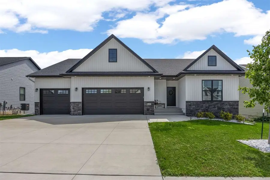 1404 Green Oak Pass, Tiffin, IA 52340 - #2