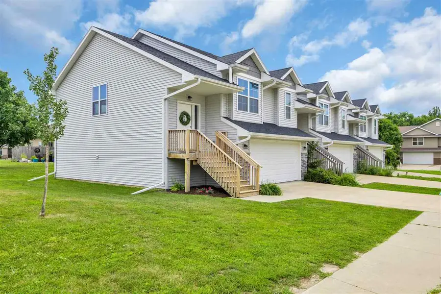351 Cypress Ct, Solon, IA 52333 - #3