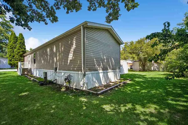 6901 SE 14th St, Des Moines, IA 50320