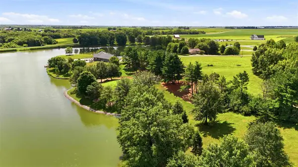 1008 Terrace Lake Ln, Crawfordsville, IA 52621