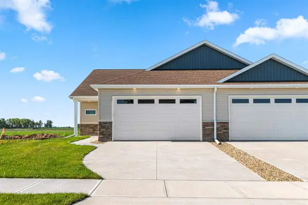 2017 Suttner Dr, North Liberty, IA 52317