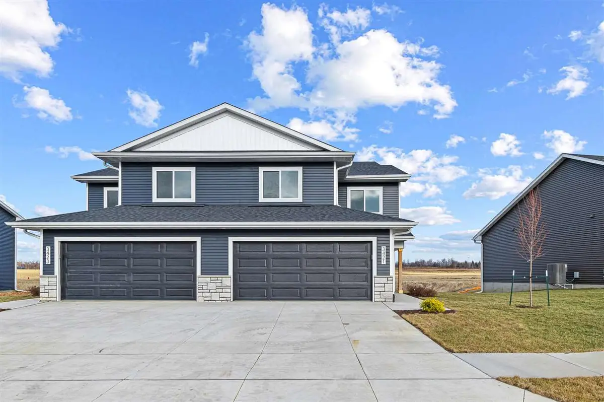 3440 Holderness Rd, Coralville, IA 52241 - #1