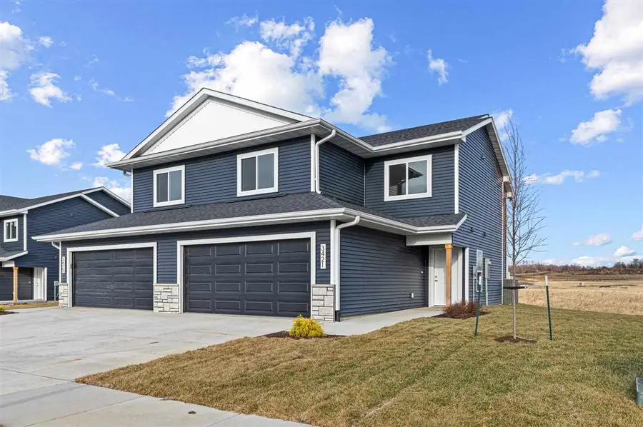 3440 Holderness Rd, Coralville, IA 52241 - #2