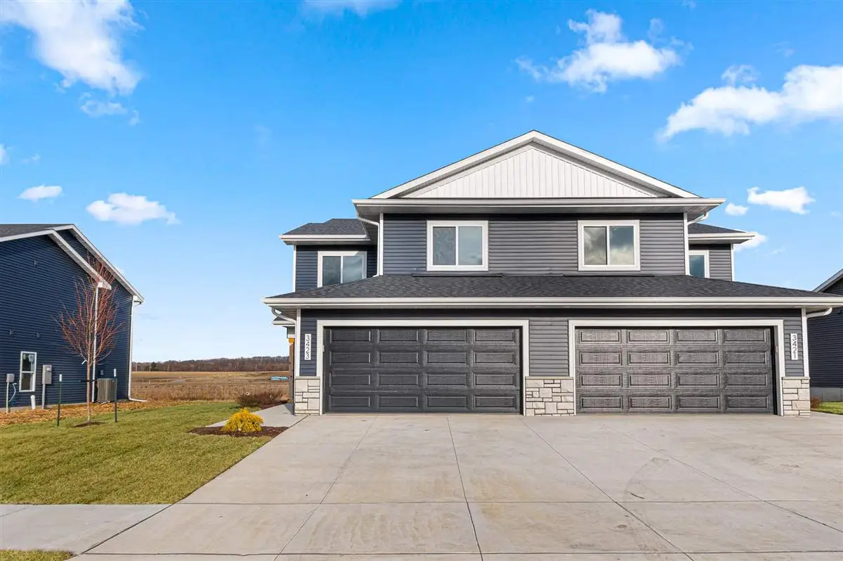 3442 Holderness Rd, Coralville, IA 52241 - #1