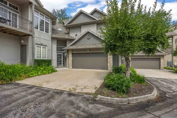 265 Holiday Rd, Coralville, IA 52241