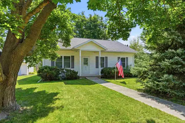 834 S 9th Ave, Washington, IA 52353