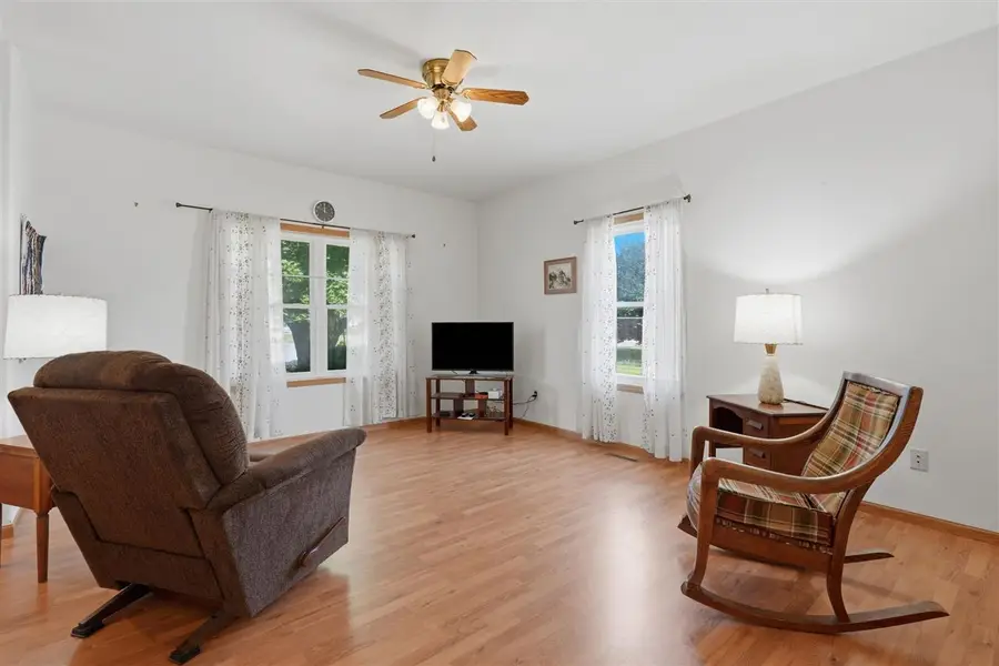 834 S 9th Ave, Washington, IA 52353 - #2