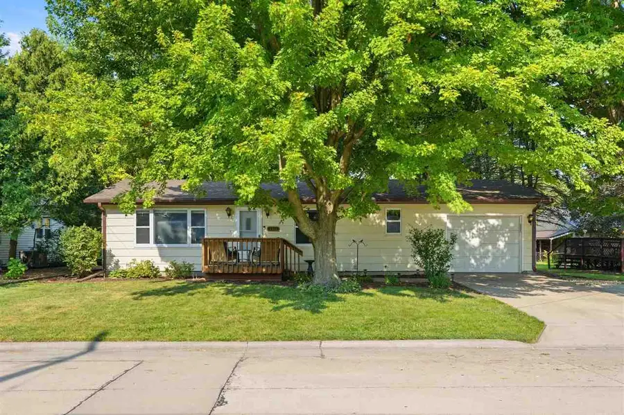 1411 N 2nd Ave, Washington, IA 52353 - #2