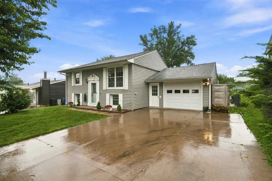 3027 Huxley Ln SW, Cedar Rapids, IA 52404 - #2