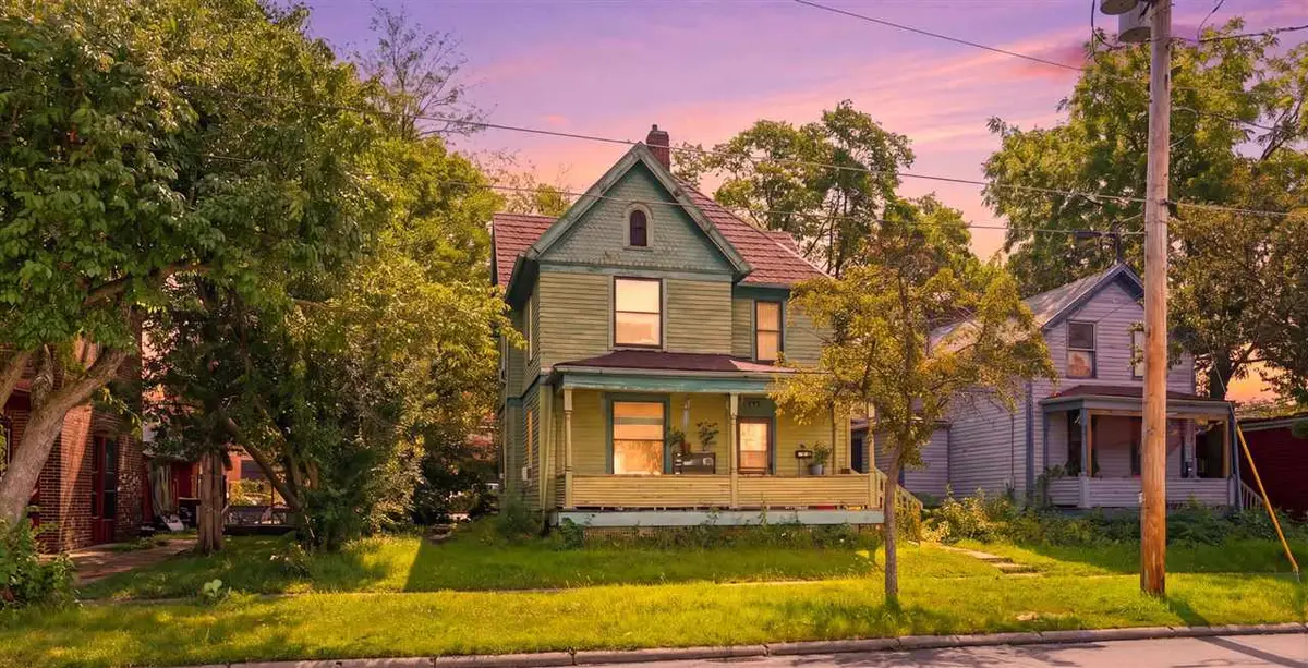210 N Gilbert St, Iowa City, IA 52240 - #1
