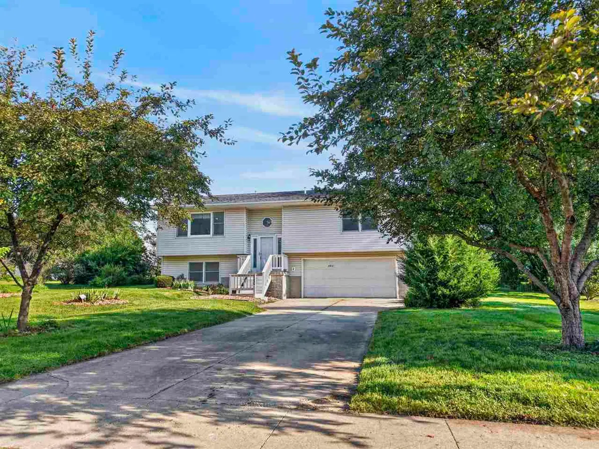 220 W Main St, Oxford, IA 52322 - #1