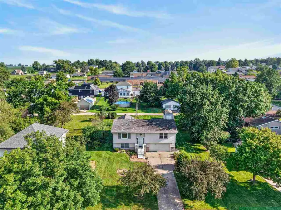 220 W Main St, Oxford, IA 52322 - #3