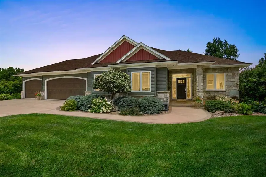 1356 NE Lakewoods Ct, Swisher, IA 52338 - #2