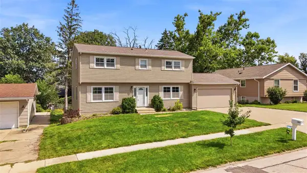 304 NE Norman Dr, Cedar Rapids, IA 52402