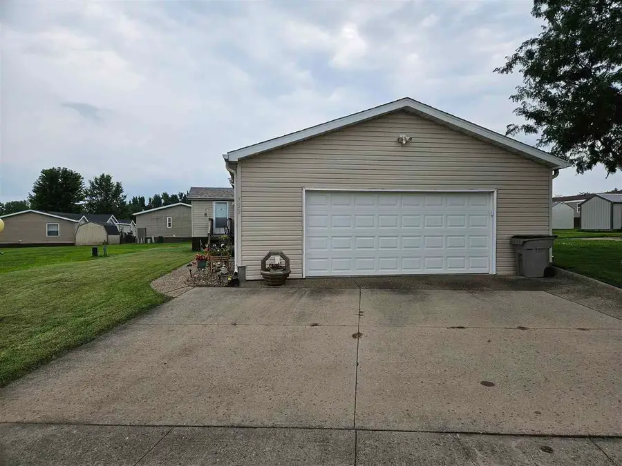 735 Bay Ridge Drive, Iowa City, IA 52240 - #2