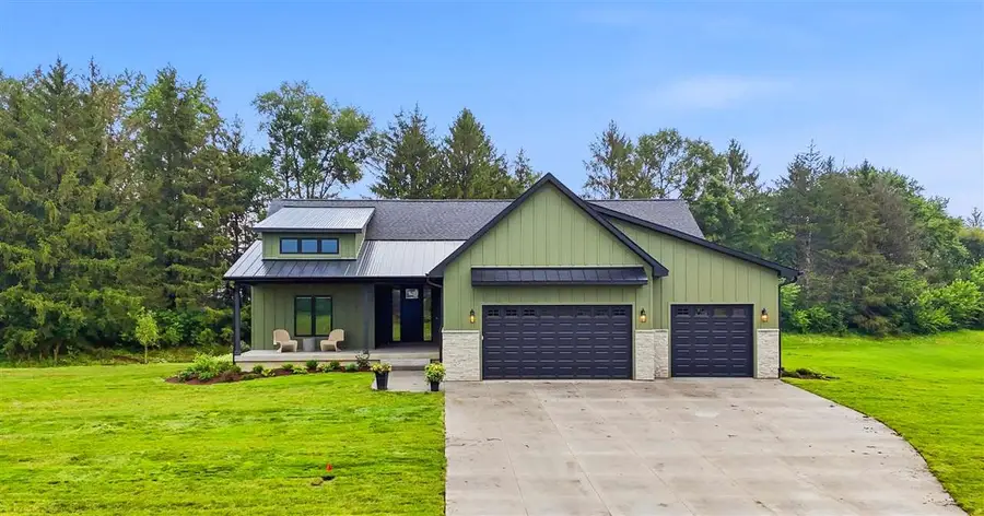4236 Pleasant Valley Drive SE, Iowa City, IA 52240 - #2