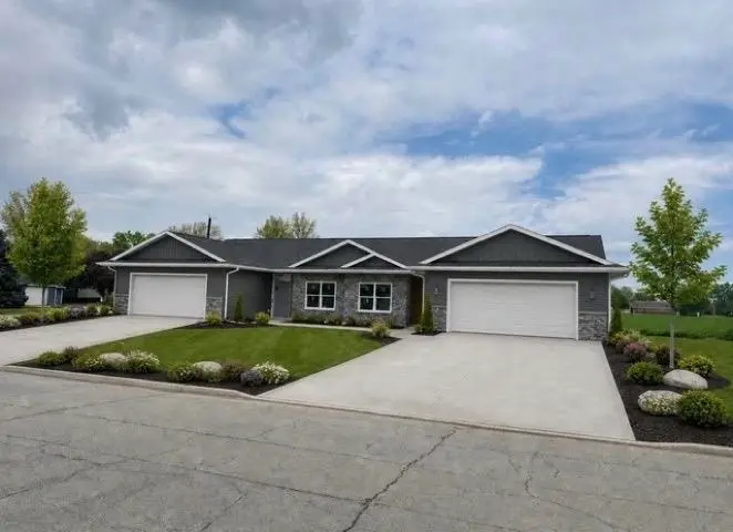 404 11th Street, Washington, IA 52353 - #1