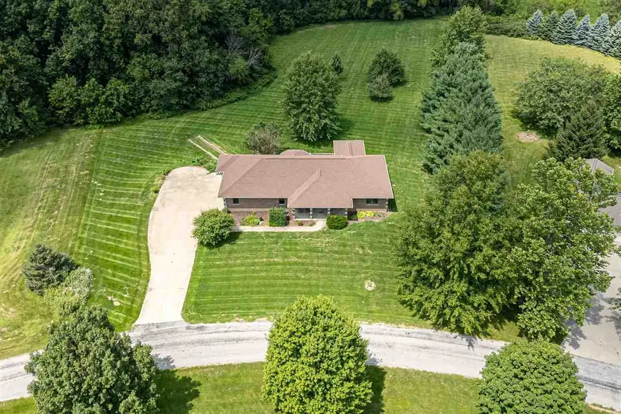 2956 Orchard View Ln, Iowa City, IA 52240 - #2