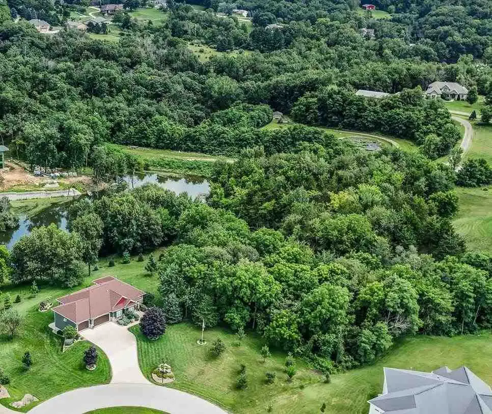 1360 NE Lakewoods Ct, Swisher, IA 52338 - #1