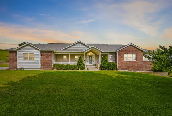 1268 Falcon Avenue NW, Swisher, IA 52338