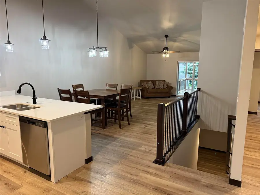 817 Prairie View Dr, West Branch, IA 52358 - #3