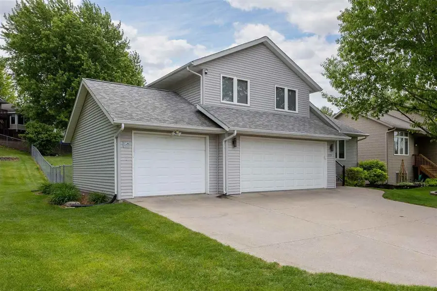 1773 Parkway Dr, Coralville, IA 52241 - #2
