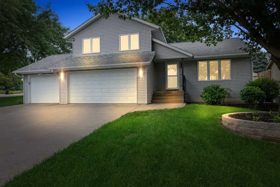 1773 Parkway Dr, Coralville, IA 52241 - #3