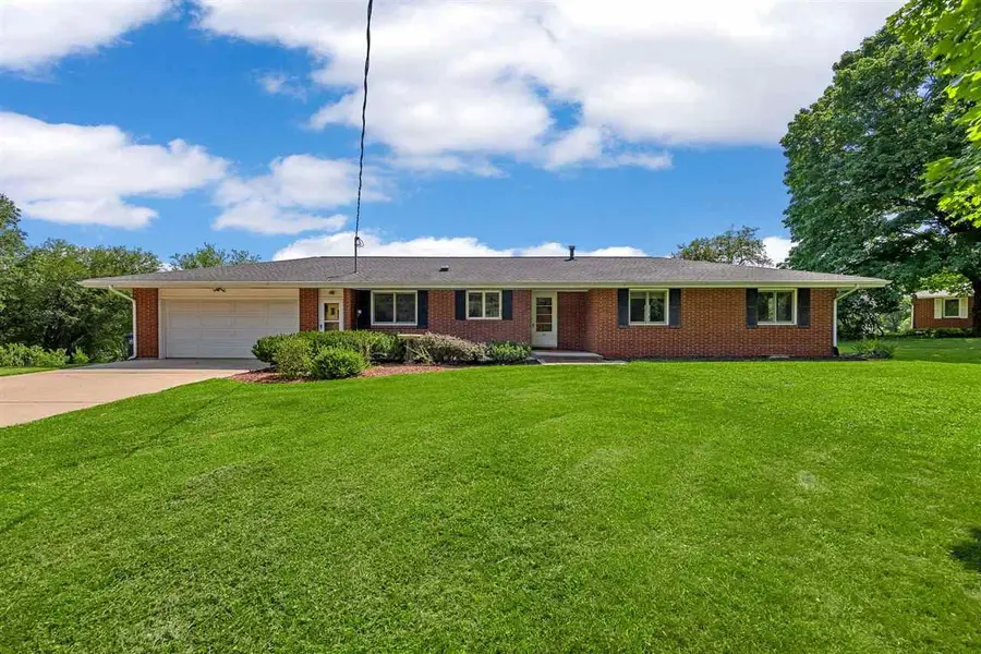 20 N 1st Ave, Iowa City, IA 52245 - #2