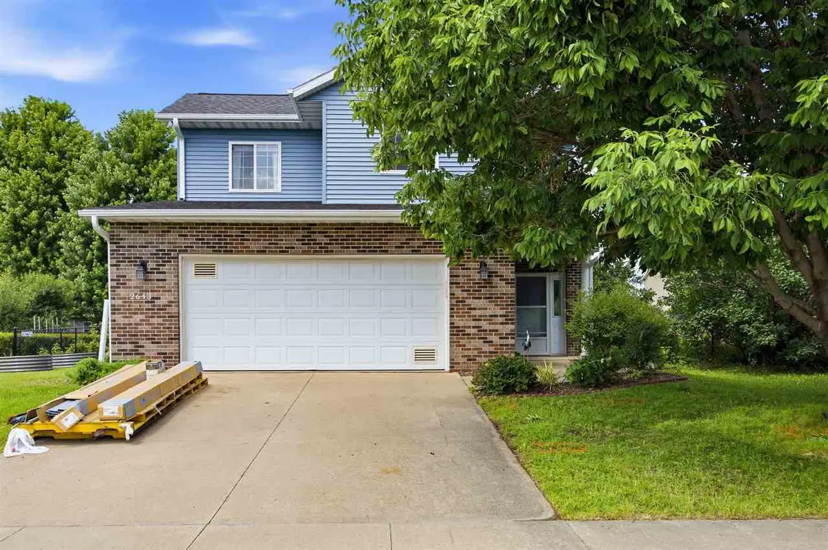2643 Whispering Meadow Dr, Iowa City, IA 52240 - #1