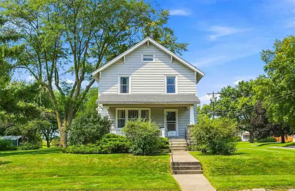 1037 N Iowa Ave, Washington, IA 52353