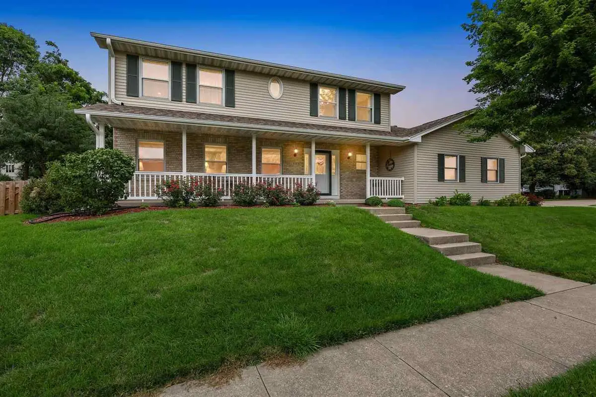 1303 Chamberlain Dr, Iowa City, IA 52240 - #1