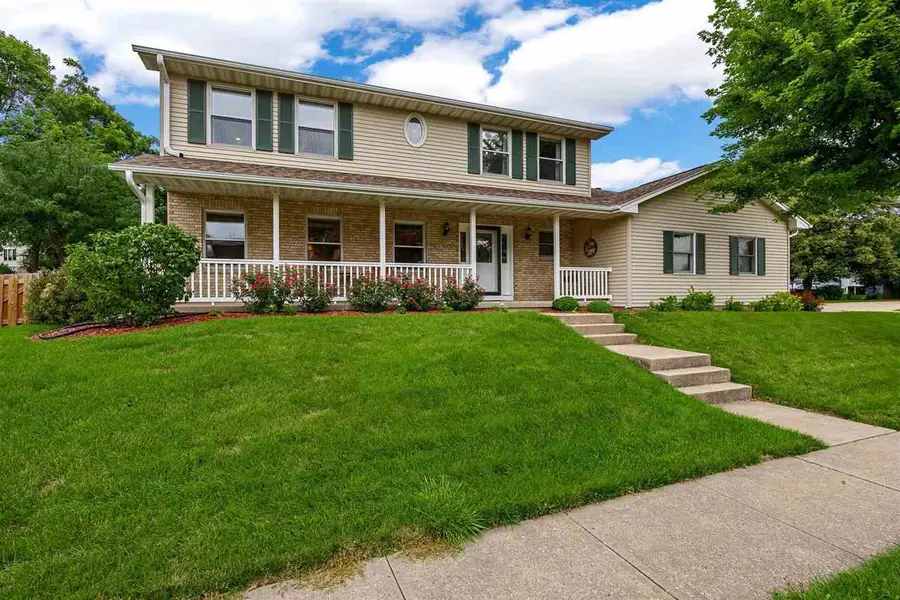 1303 Chamberlain Dr, Iowa City, IA 52240 - #3