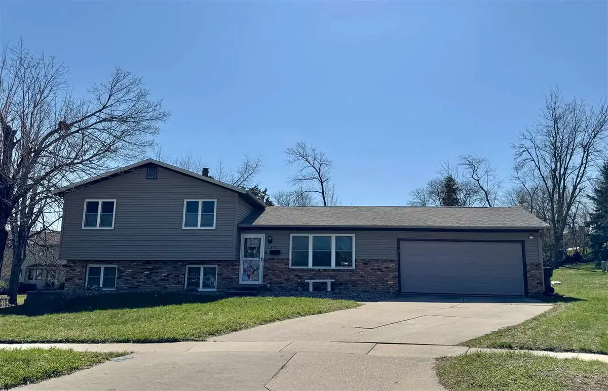 4112 Finch Ct NE, Cedar Rapids, IA 52402 - #1