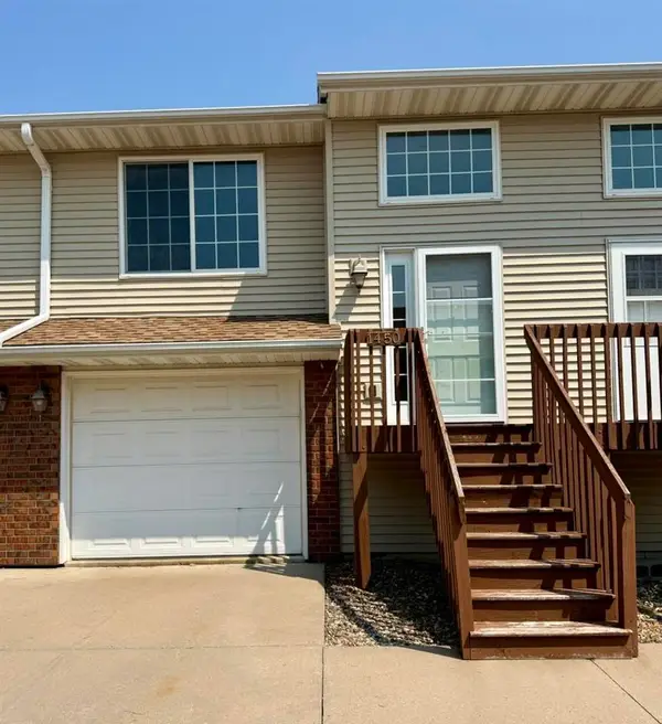 1450 Easton Ln, North Liberty, IA 52317