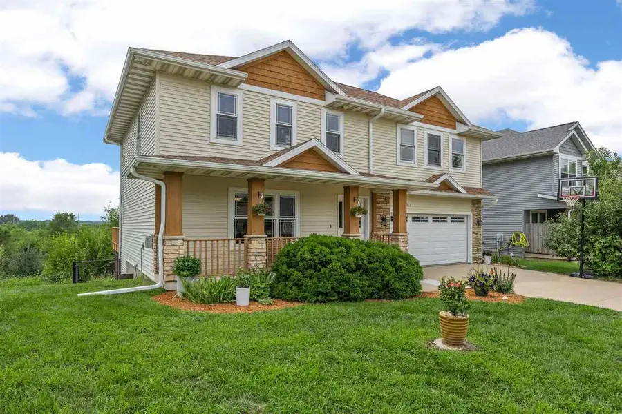 1017 Langenberg Ave, Iowa City, IA 52240 - #2