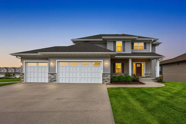 1300 E Tartan Dr, North Liberty, IA 52317