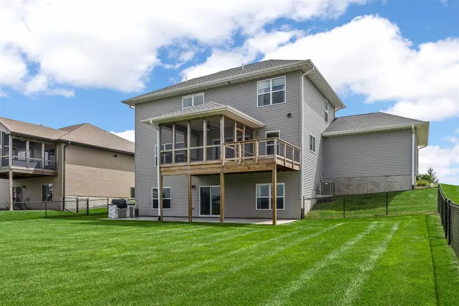 1300 E Tartan Dr, North Liberty, IA 52317 - #3