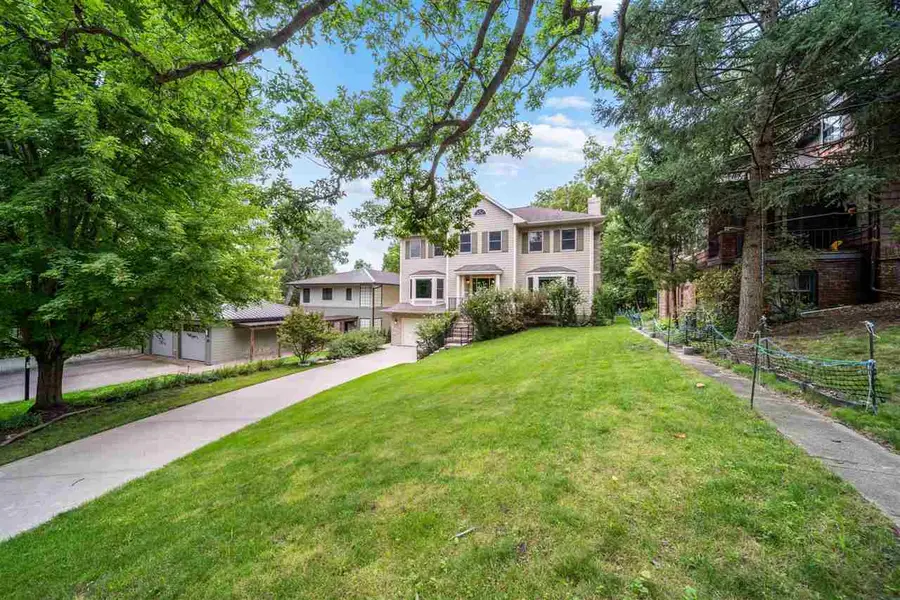 119 Richards St, Iowa City, IA 52246 - #2