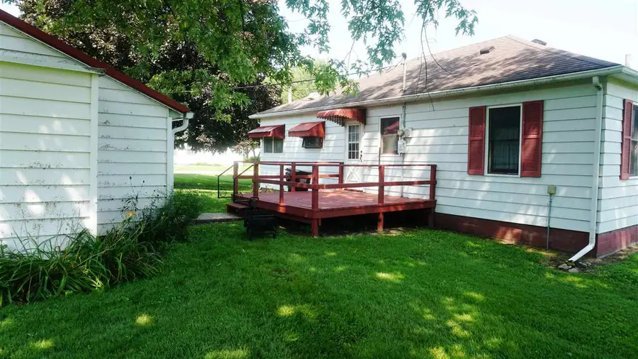 520 Washington Ave, Nichols, IA 52766 - #2