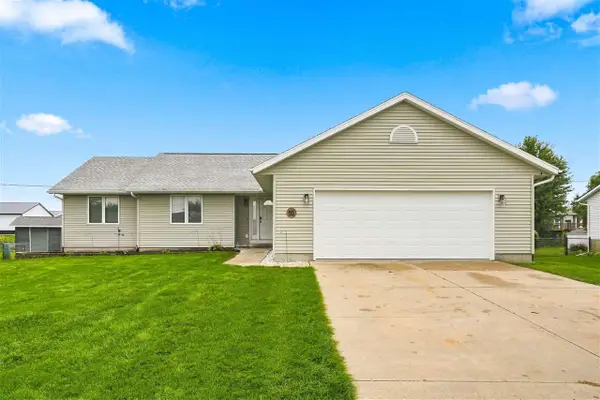 55 Thompson Drive, Palo, IA 52324