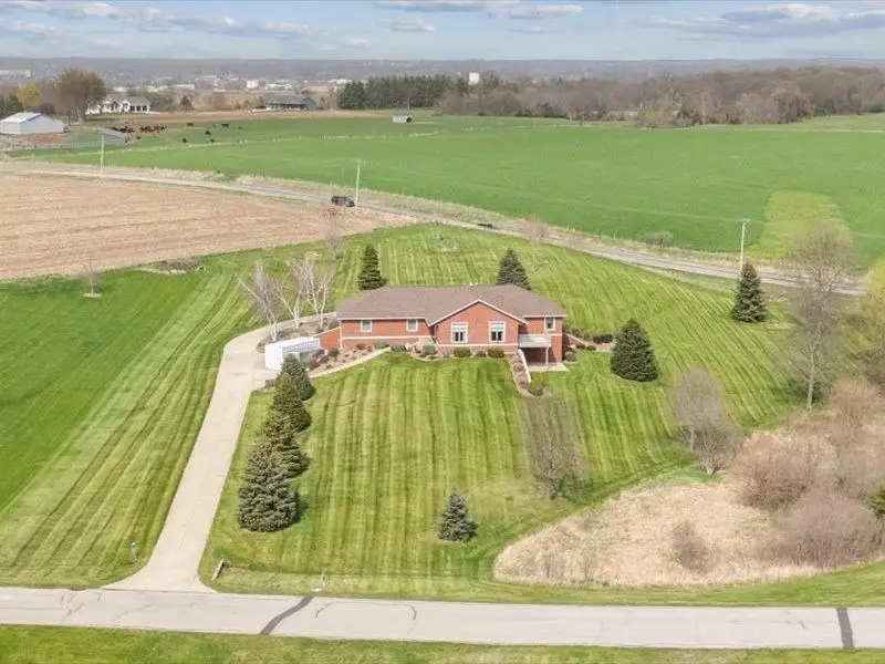 3752 Lacina Dr. SW, Iowa City, IA 52240 - #1