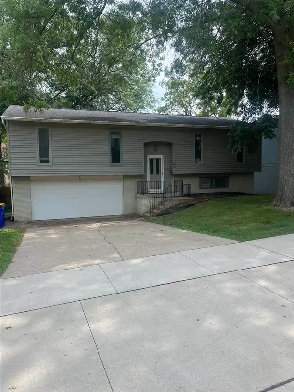 52 Olive Ct., Iowa City, IA 52246