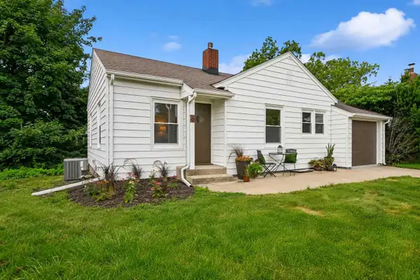 6 Kirkwood Circle, Iowa City, IA 52240