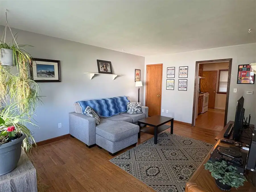 2729 & 2731 Wayne Ave, Iowa City, IA 52240 - #3