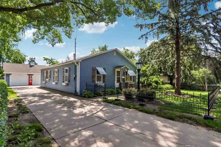 532 Olive St, Iowa City, IA 52246 - #2